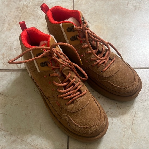 UGG Shoes - UGG Highland Heritage Women’s Size 9 – Brown